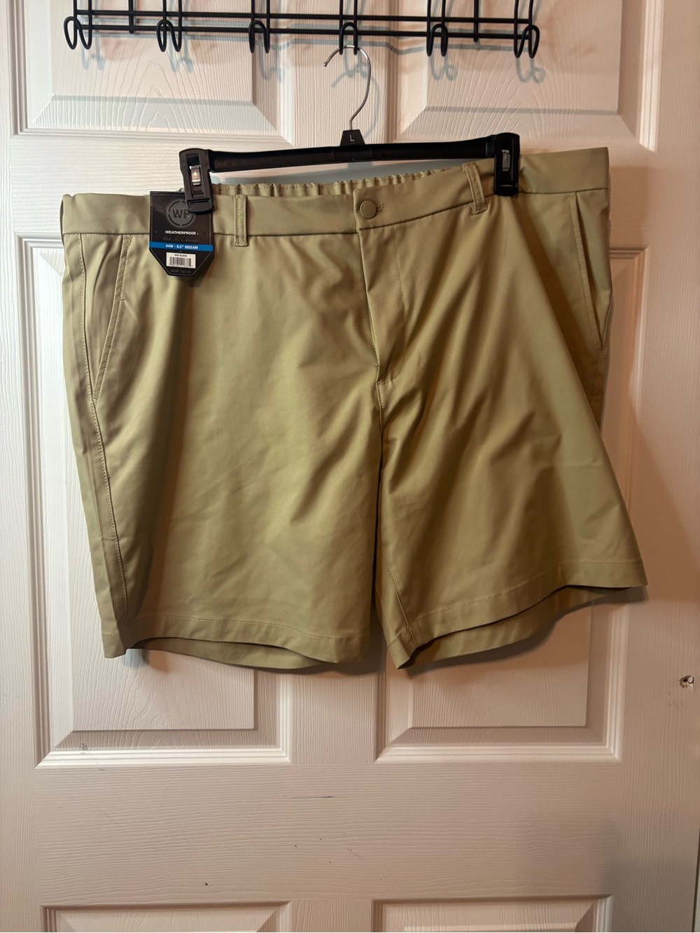 Weatherproof Men's Light Khaki Size 44W Golf Shorts